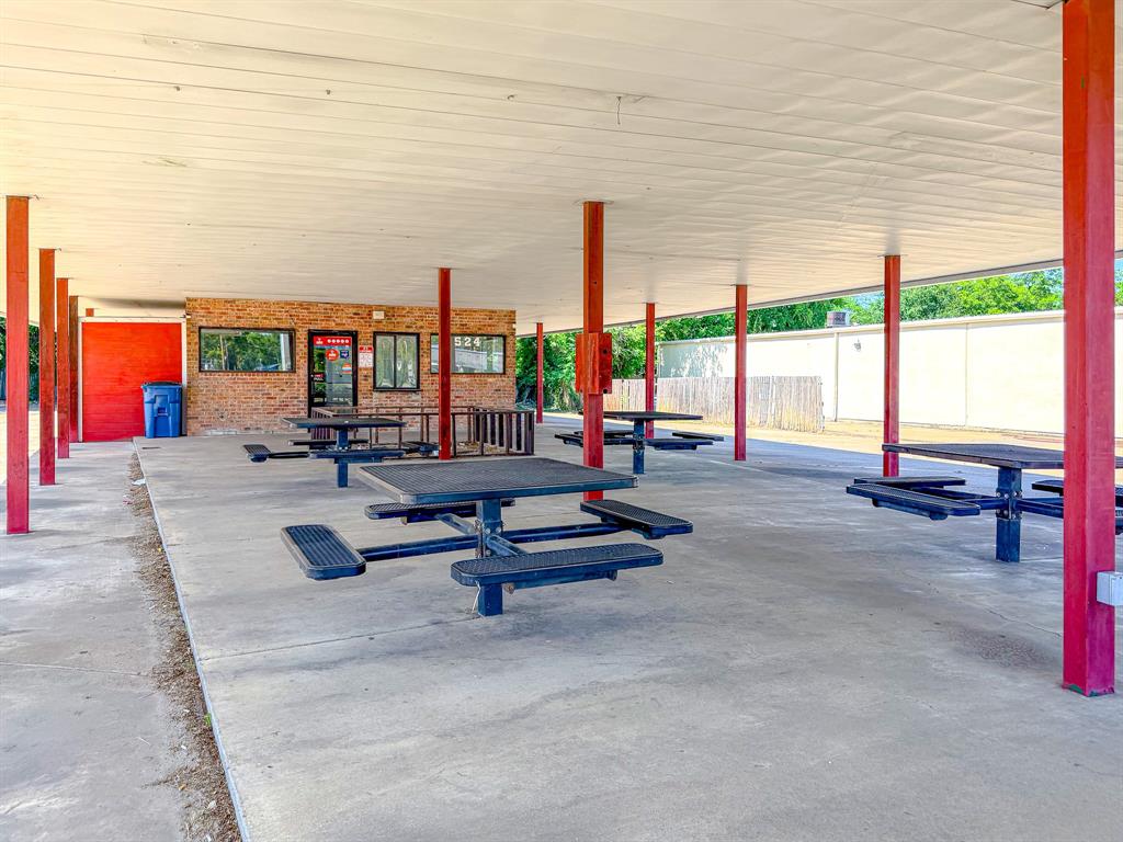 Corsicana - Commercial Sale
