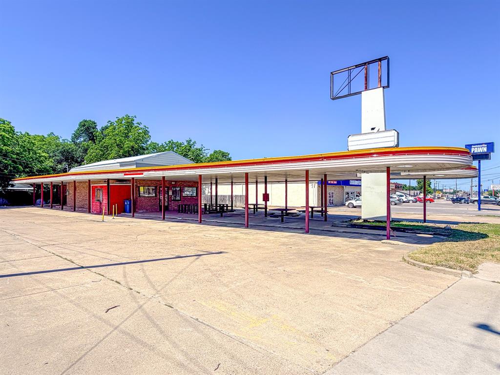 Corsicana - Commercial Sale