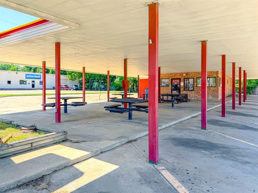 Corsicana - Commercial Sale