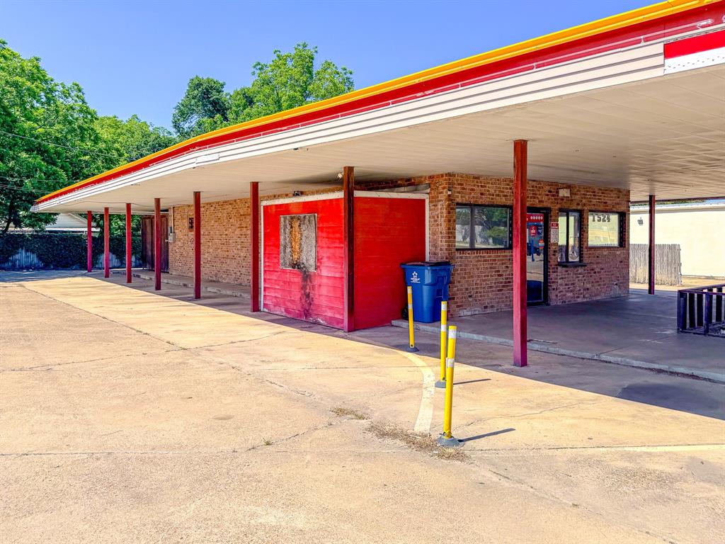 Corsicana - Commercial Sale