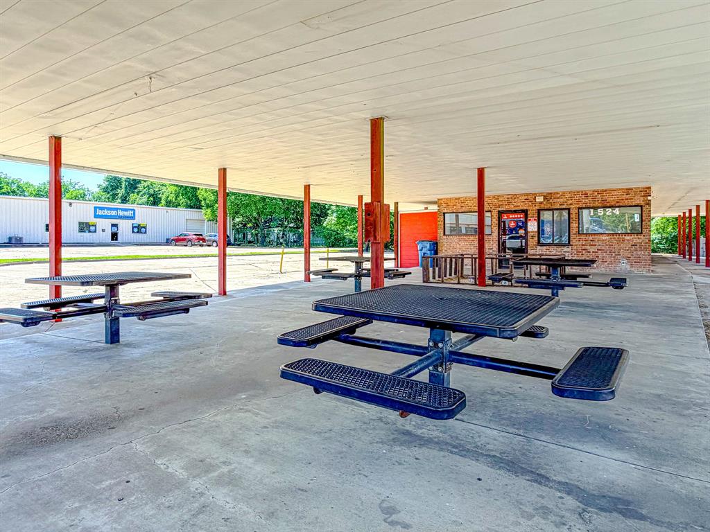 Corsicana - Commercial Sale