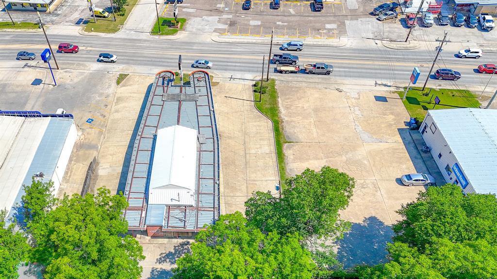 Corsicana - Commercial Sale
