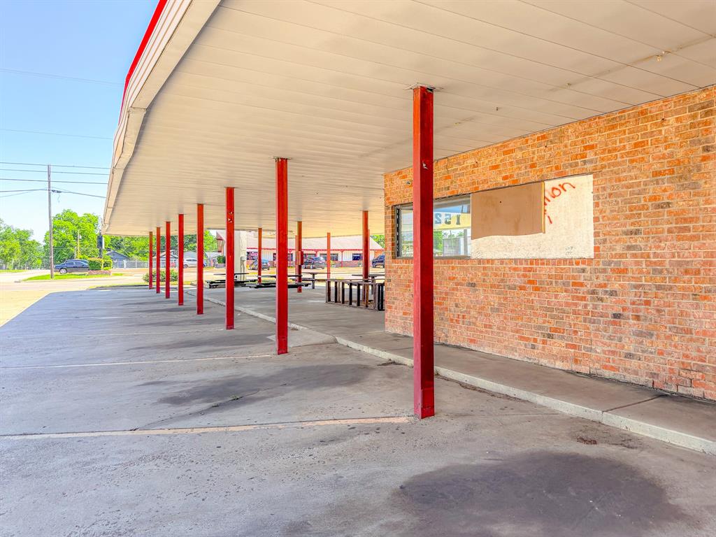 Corsicana - Commercial Sale