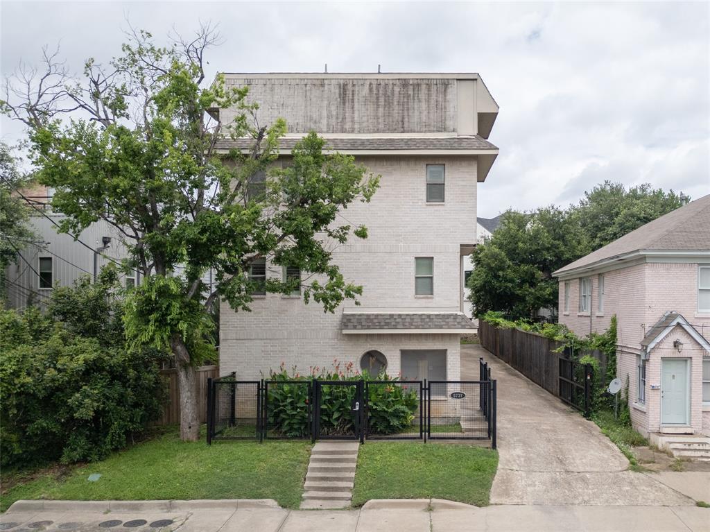 5737 Live Oak Condos - Residential