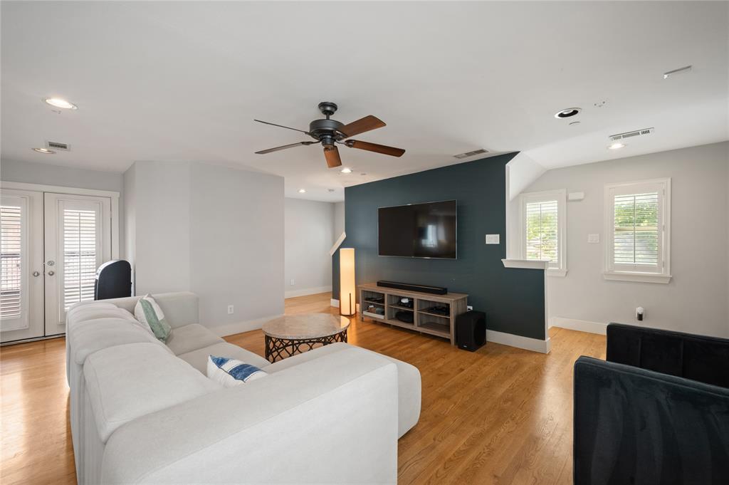 5737 Live Oak Condos - Residential