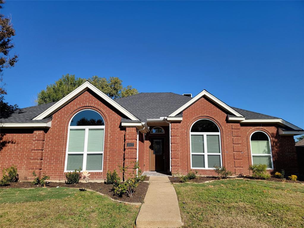 All new windows. new paint. Wood blinds or shutters in the entire house. All rooms have ceiling fans. Luxury vinyl plank floors. Quartz countertop in kitchen and all bathrooms. All new appliances. Very quite exhaust fans in bathrooms.

Quiet living but convenient location and easy access to Highway I-35 and TX-121. 13 minutes drive to DFW airport, 8 minutes to Grapevine Mills Mall, 7 minutes to Music City Mall, 2 minutes to Parkway Elementary School.