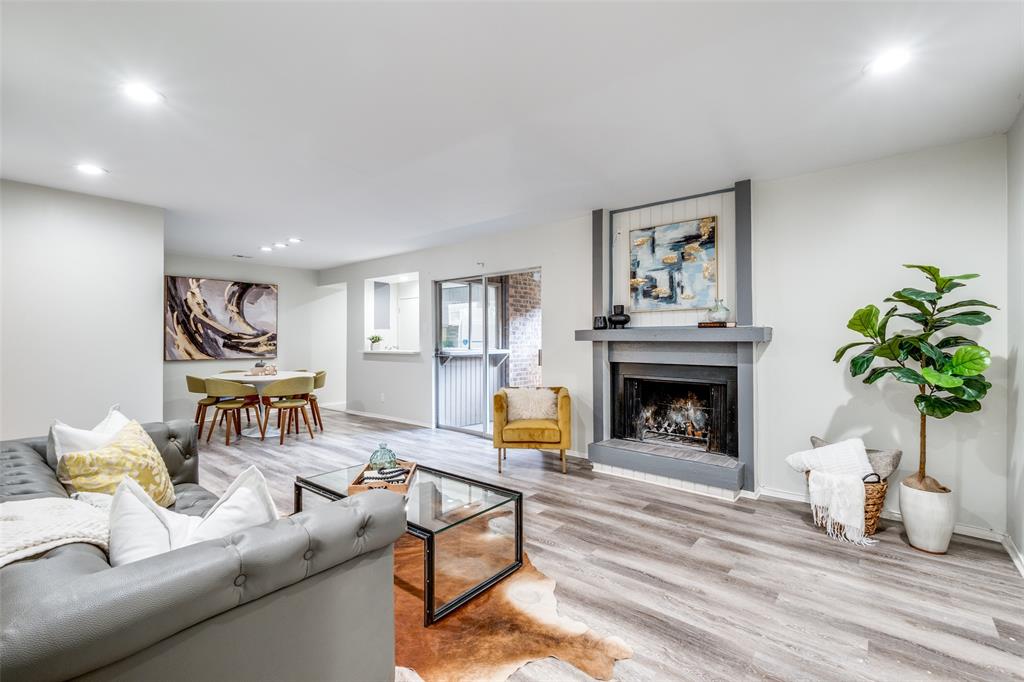 Arrangement Condo - Residential