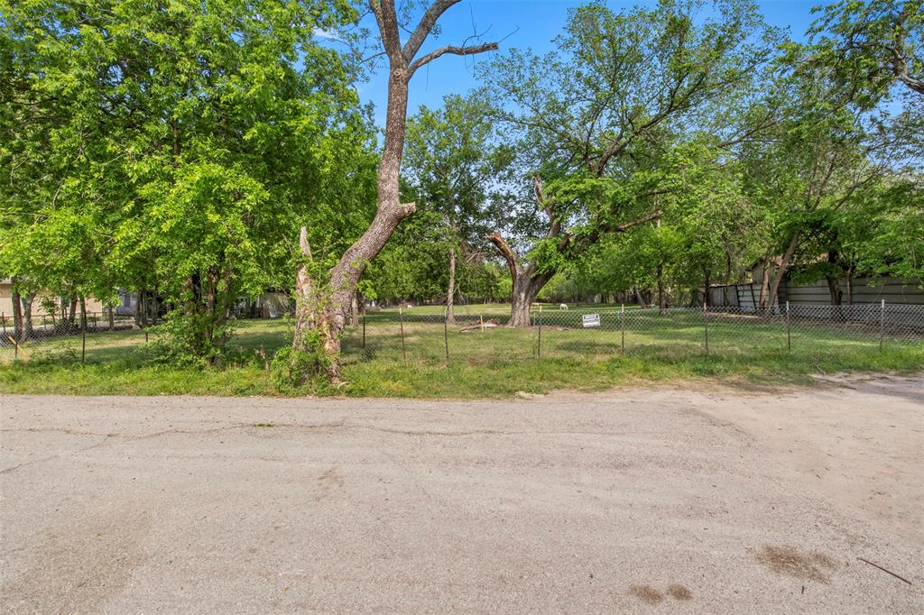Dreaming of building your own home without leaving the convenience of the city? This 1.28 acre property offers the perfect opportunity! The property sits at the end of a cul-de-sac offering limited traffic and added privacy. Great opportunity for someone looking to build a custom home while still being close to city amenities. Easy access to nearby shopping, dining and major roadways.