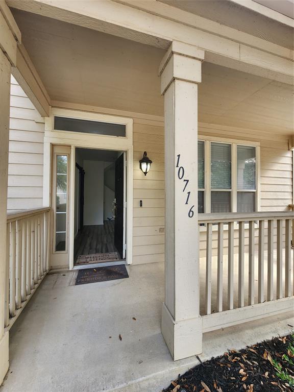 Welcome home to this charming townhome in the heart of North Fort Worth in Keller ISD! Kitchen is complete with pantry, extended counter space and sink area with wall-cut out to overlook the family room. At top of stairs lies a utility closet and loft, and all bedrooms are equipped with ceiling fans. Enjoy community amenities including pool, playground, walking trails, basketball and tennis courts, pond and outdoor gym.  Close to shopping, restaurants, entertainment and schools! Easy access to major highways. NO VOUCHERS. School attendance zones and room measurements are deemed reliable but not guaranteed.