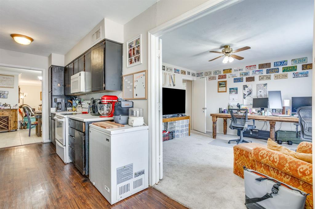 Ridglea Estate Condo - Residential