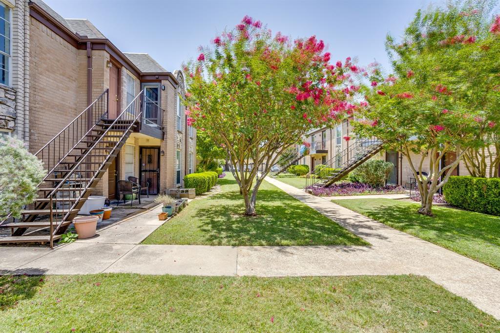 Ridglea Estate Condo - Residential