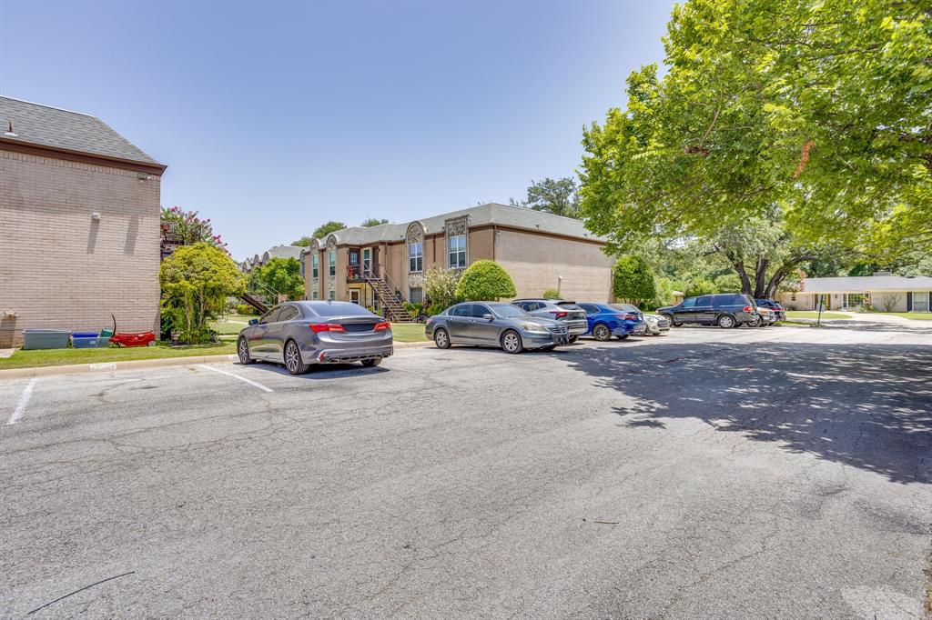 Ridglea Estate Condo - Residential