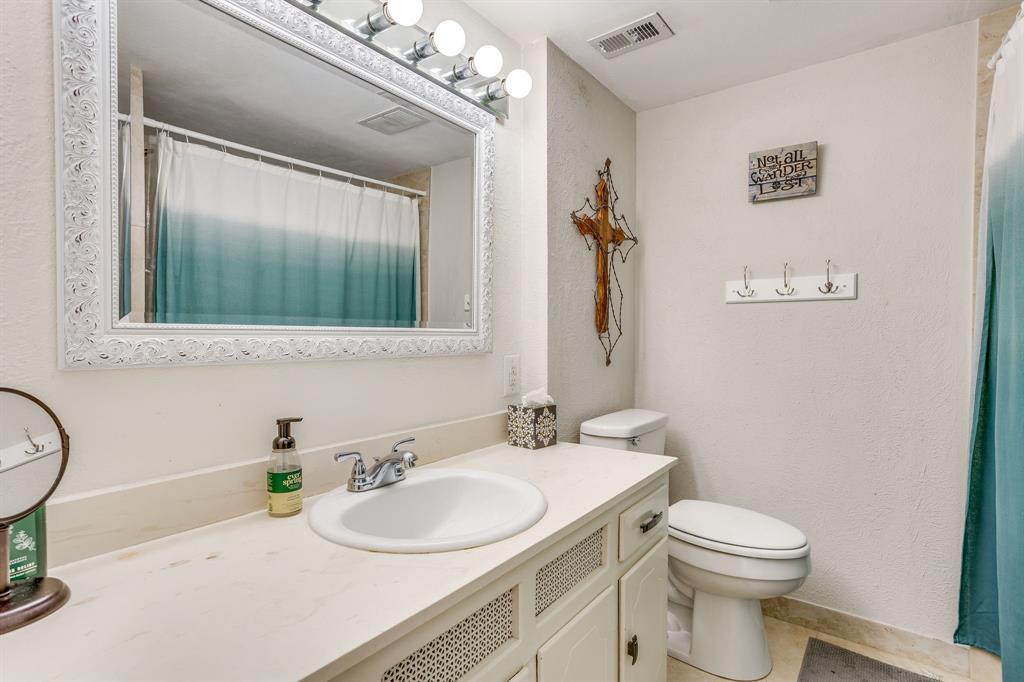 Ridglea Estate Condo - Residential