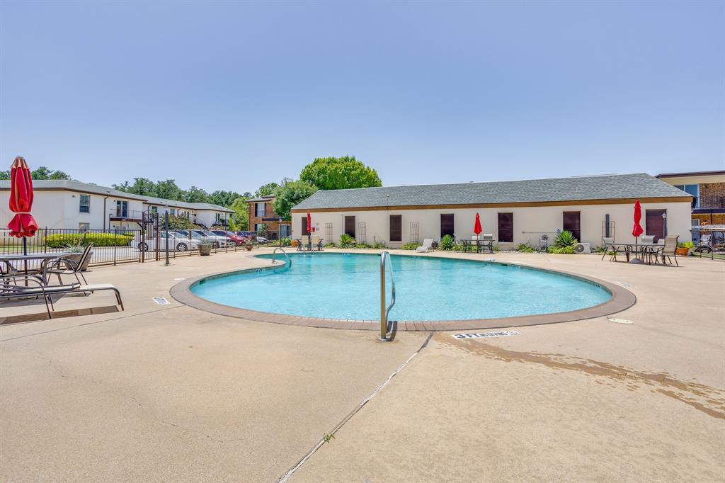 Ridglea Estate Condo - Residential