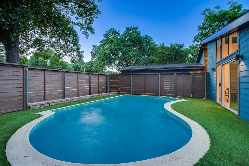 Glen Oaks #12 - Residential