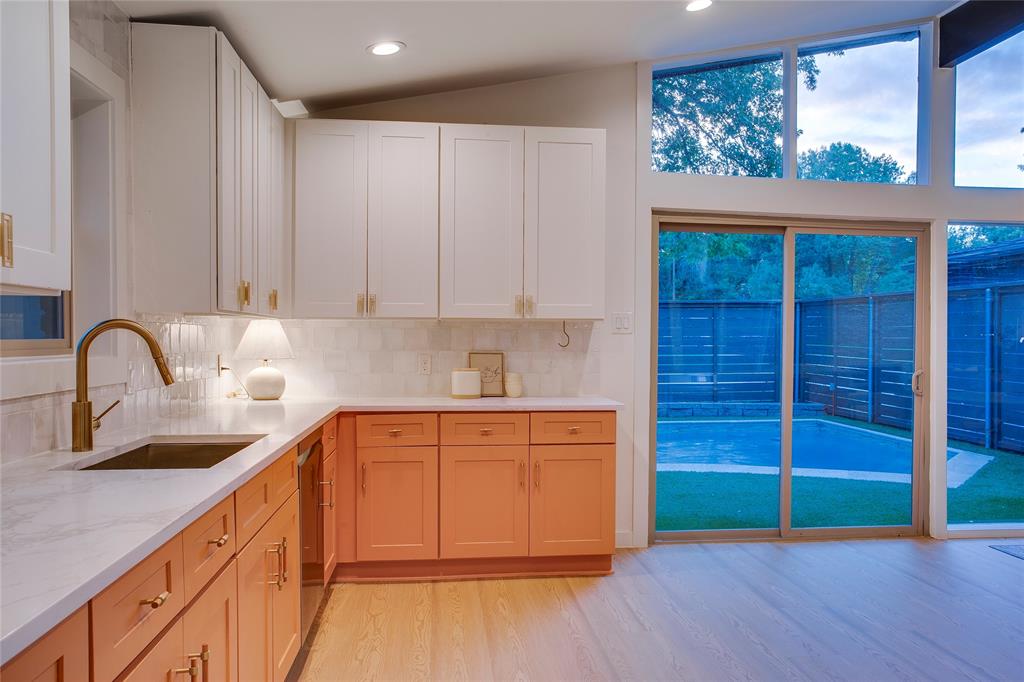 Glen Oaks #12 - Residential
