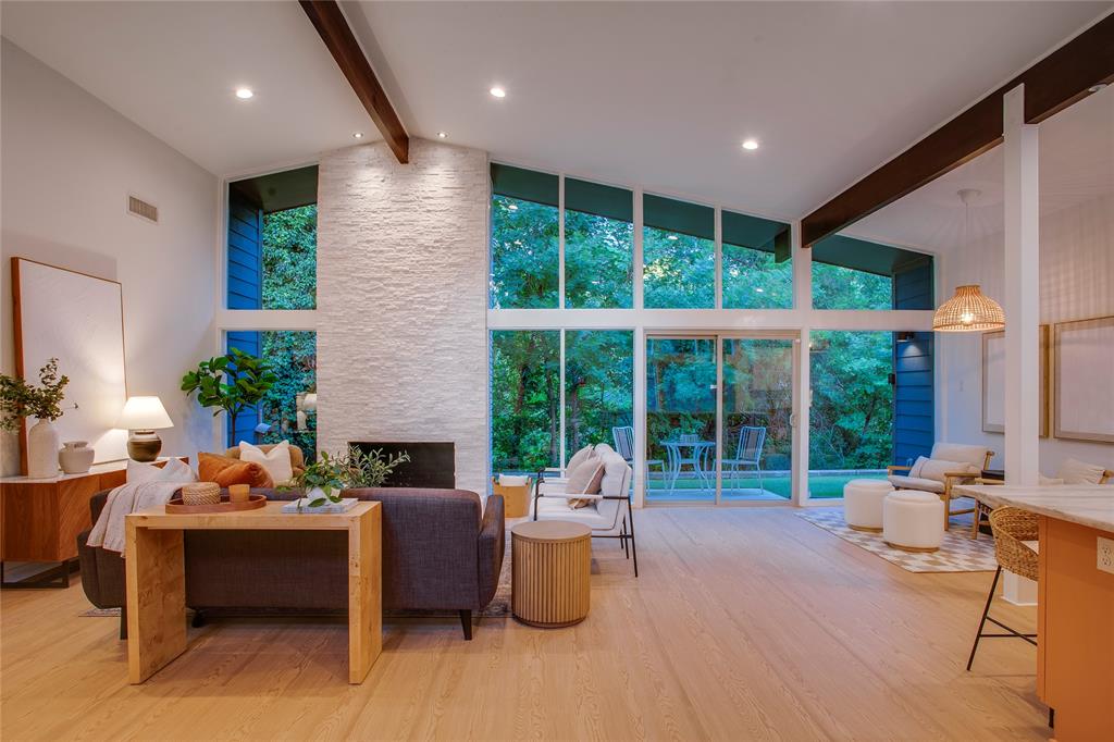 Glen Oaks #12 - Residential