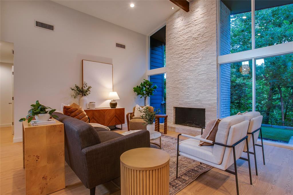 Glen Oaks #12 - Residential
