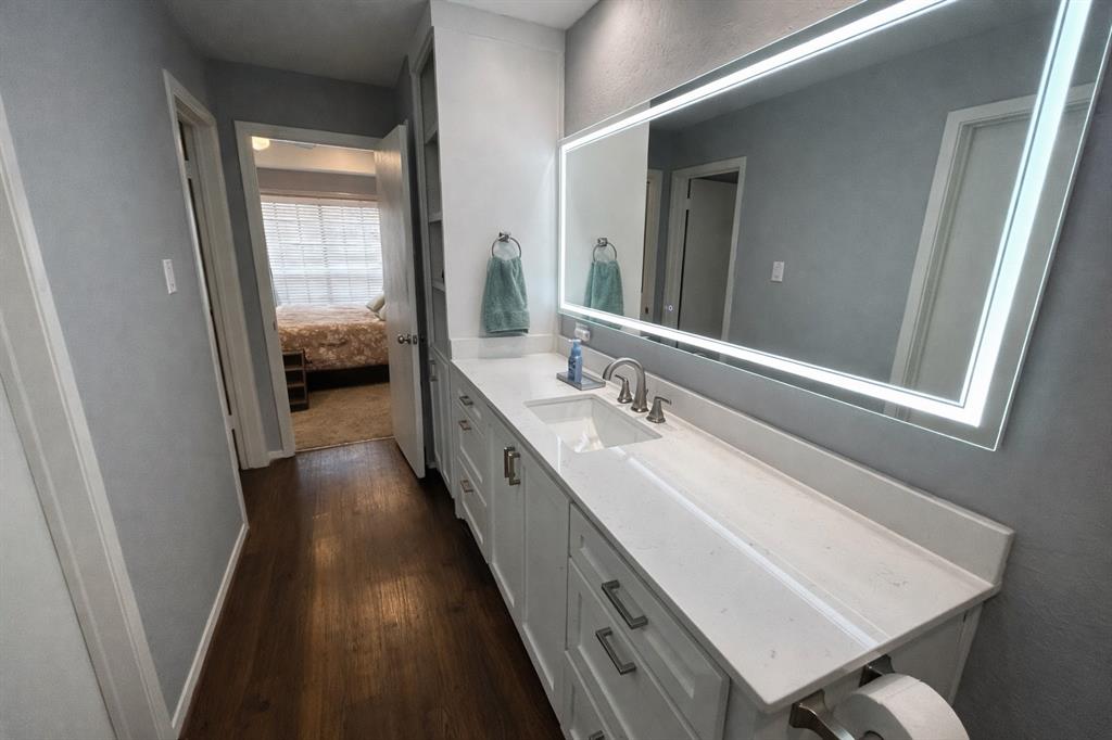 Cobblestone Condo - Residential