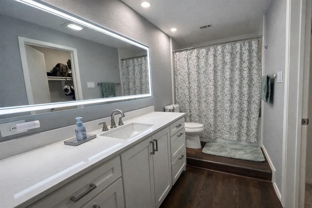 Cobblestone Condo - Residential
