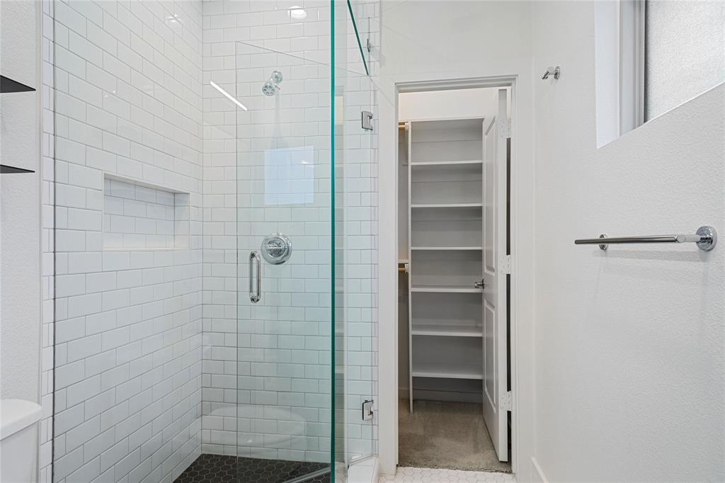 5922 Hudson Condos - Residential