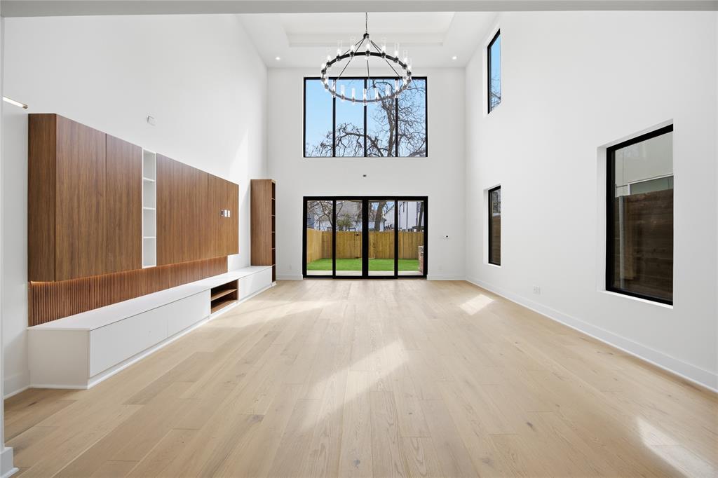 ROSS AVE - Residential