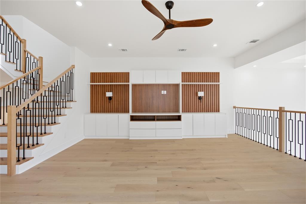 ROSS AVE - Residential