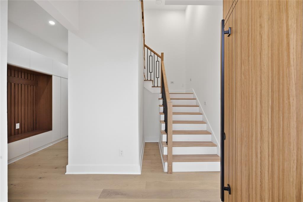 ROSS AVE - Residential
