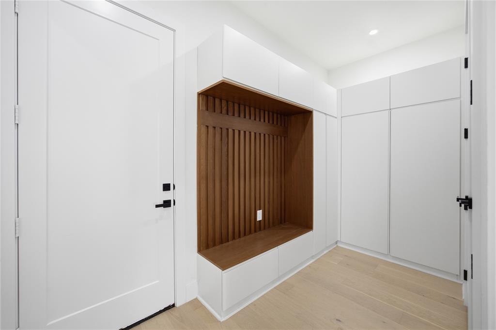 ROSS AVE - Residential