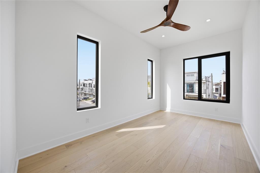 ROSS AVE - Residential