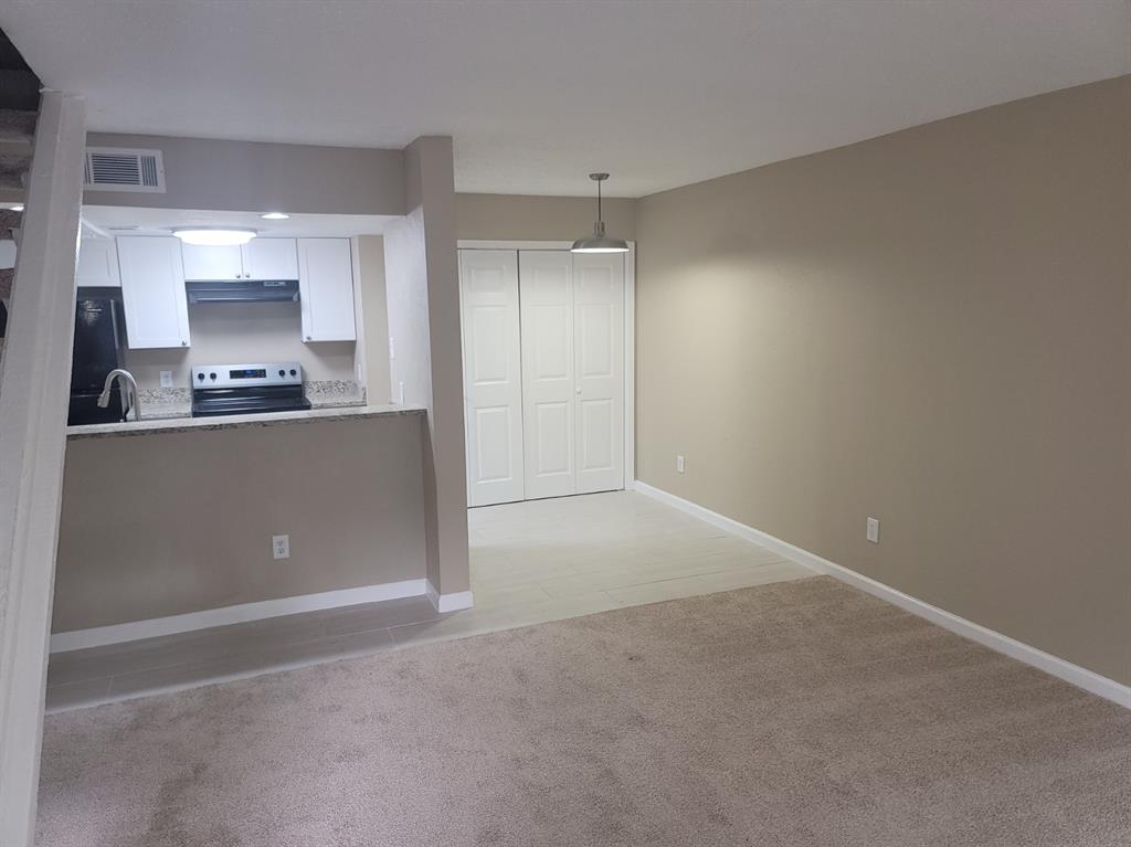 Condo Country Creek - Residential