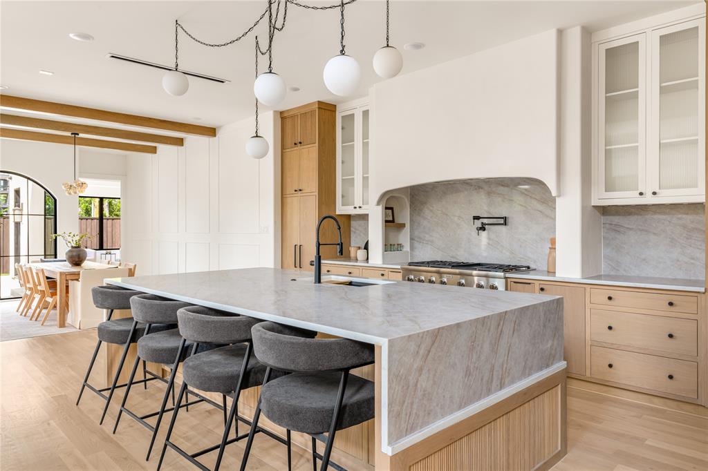 Henderson Ave - Residential