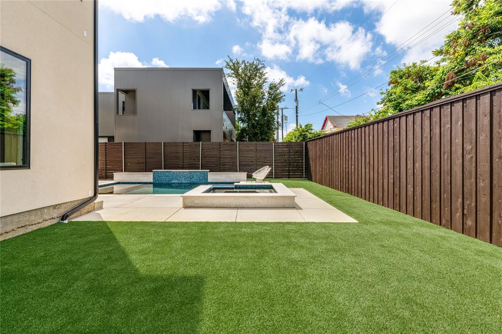 Henderson Ave - Residential