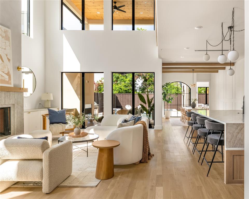 Henderson Ave - Residential