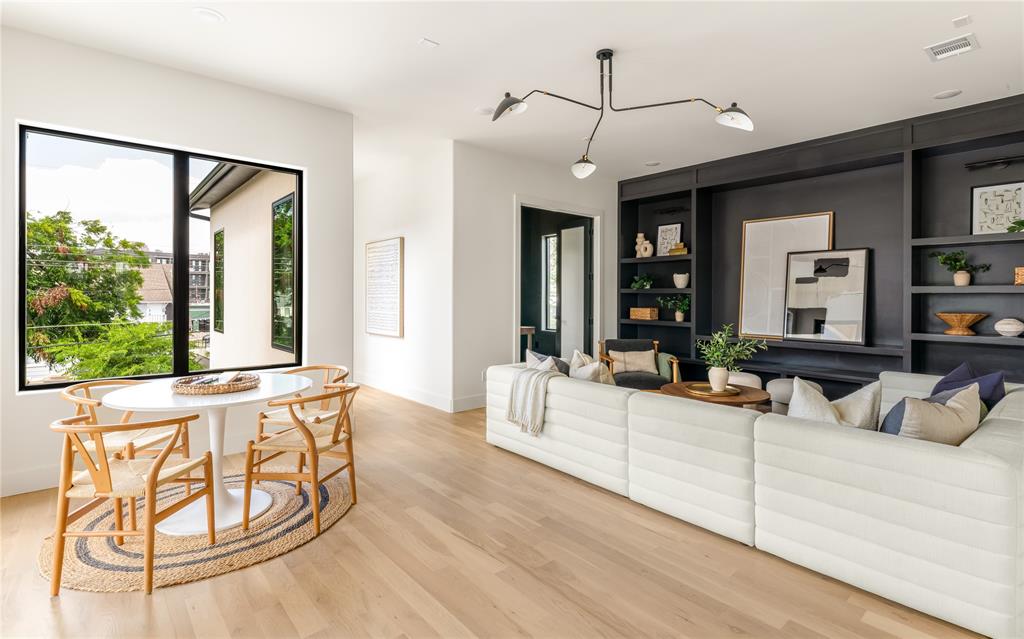 Henderson Ave - Residential