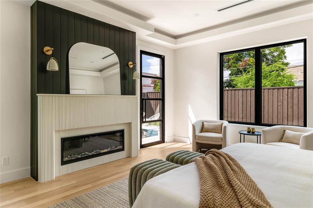 Henderson Ave - Residential