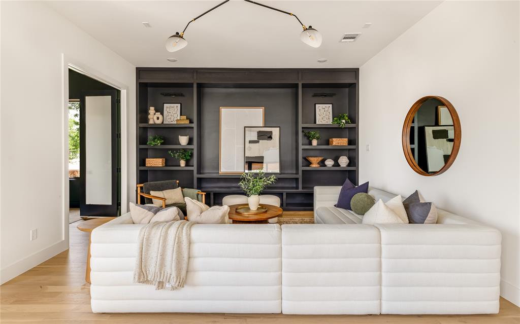 Henderson Ave - Residential