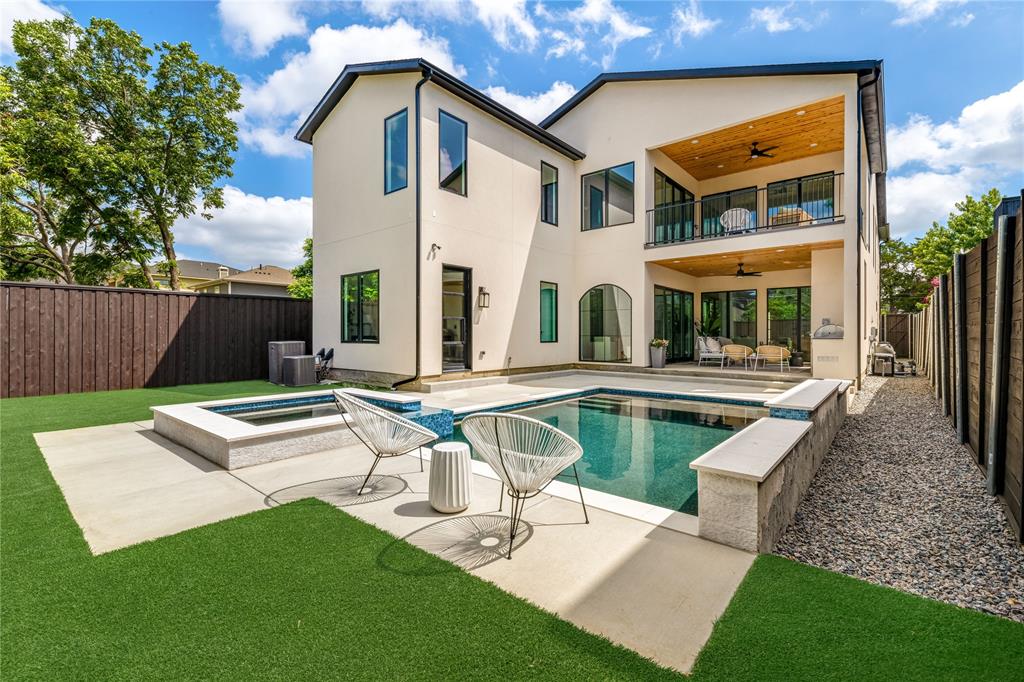 Henderson Ave - Residential