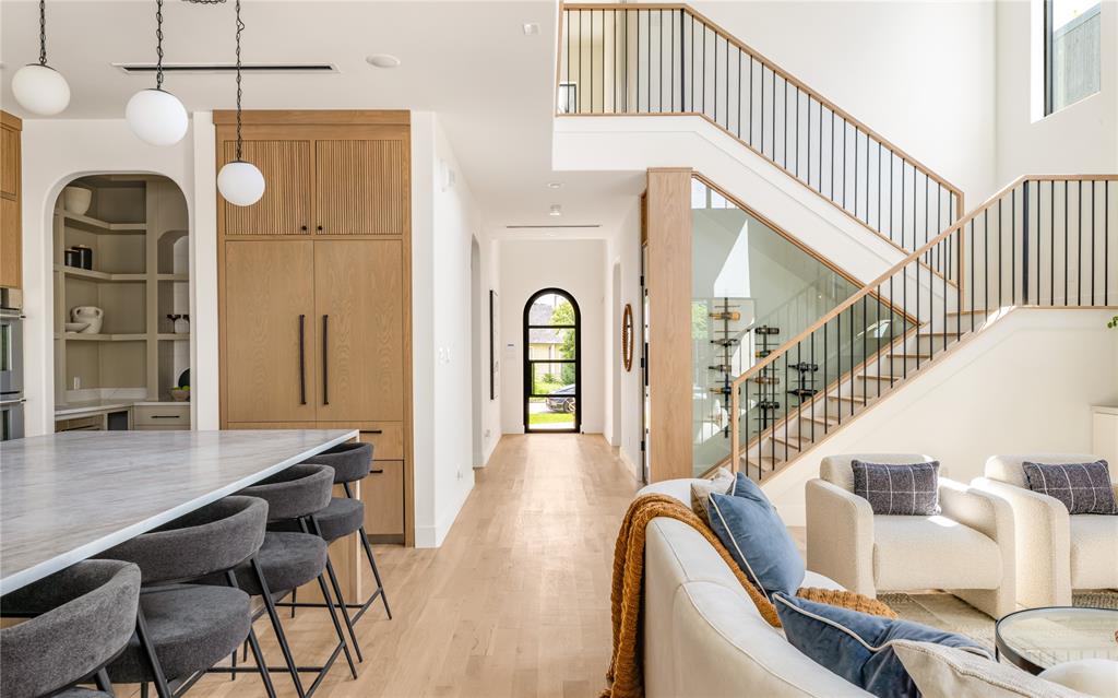 Henderson Ave - Residential