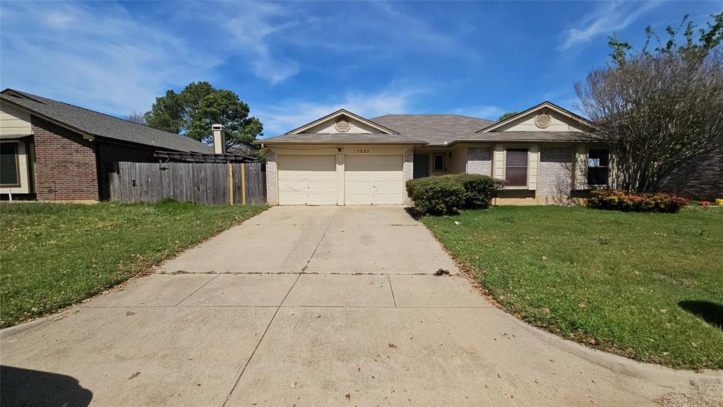 Wonderful single story home that is ready for someone to make it their new home. Close to parks and shopping, this is a great location with a lot of potential. The backyard can be an oasis with a covered patio and pool. The primary suite is a retreat with a large walk in closet, separate shower and garden tub. The secondary bedrooms are spacious with their own walk in closets. Enjoy breakfast looking out your bay window. Call today for more information on how this could be yours! HUD owned property. The seller is selling this property in As Is condition. Seller nor its representatives make any representations or warranties regarding the property. Buyers verify all info. HUD Case #513-157738. The FHA Financing for this property is IE