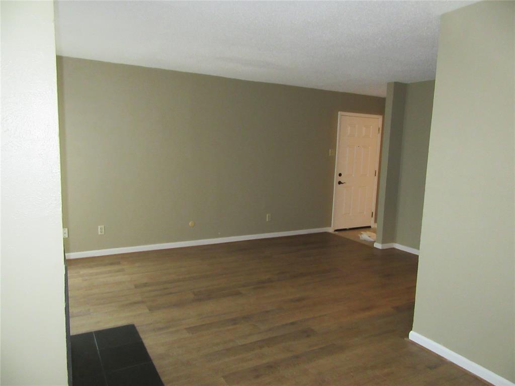 Springtree Crossing Condos - Residential