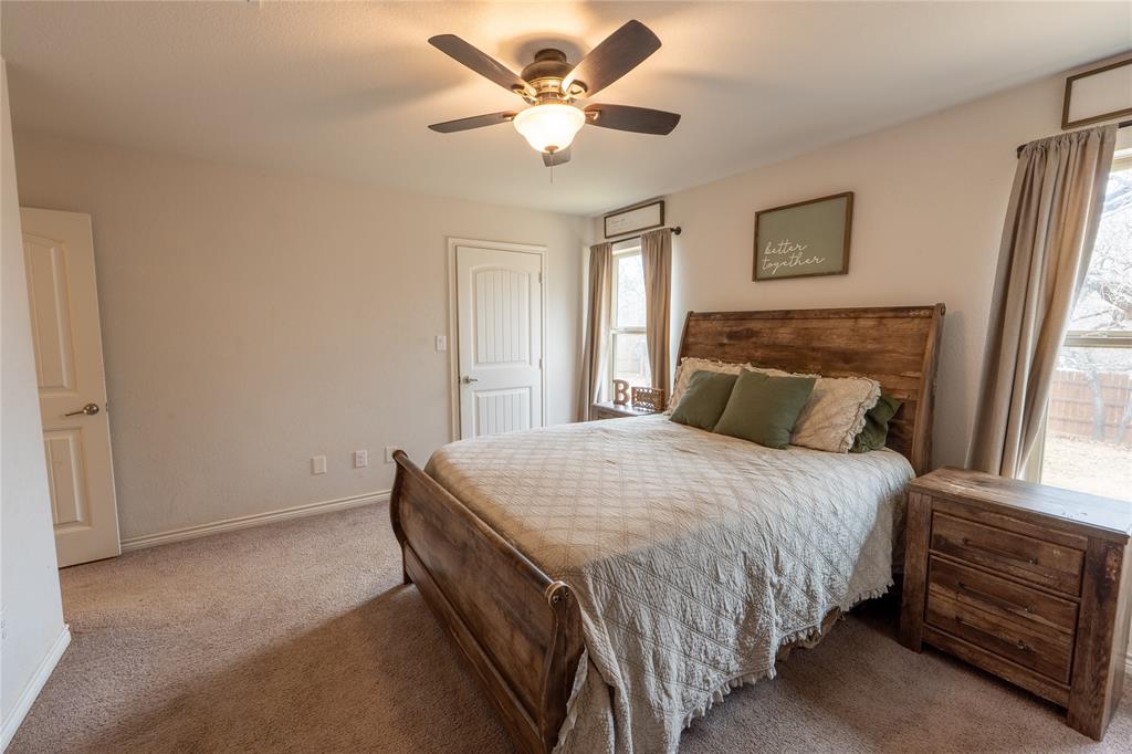 RUNAWAY BAY UNIT 6 - Residential