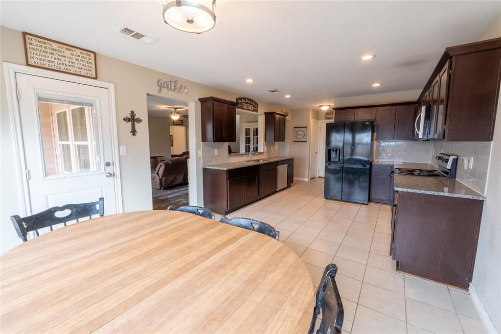 RUNAWAY BAY UNIT 6 - Residential