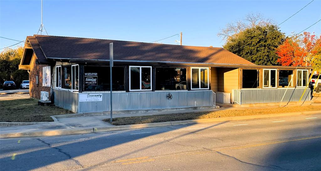 Neal Lexa Add - Commercial Sale