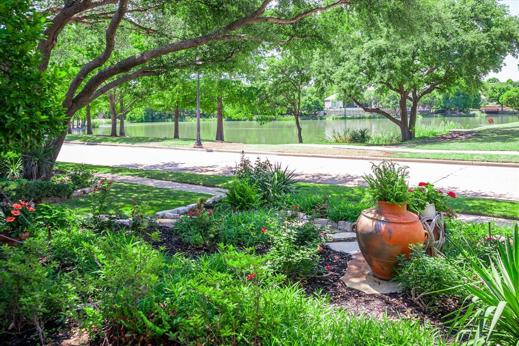 The Lakes On Legacy Drive Ph 2 The - Residential