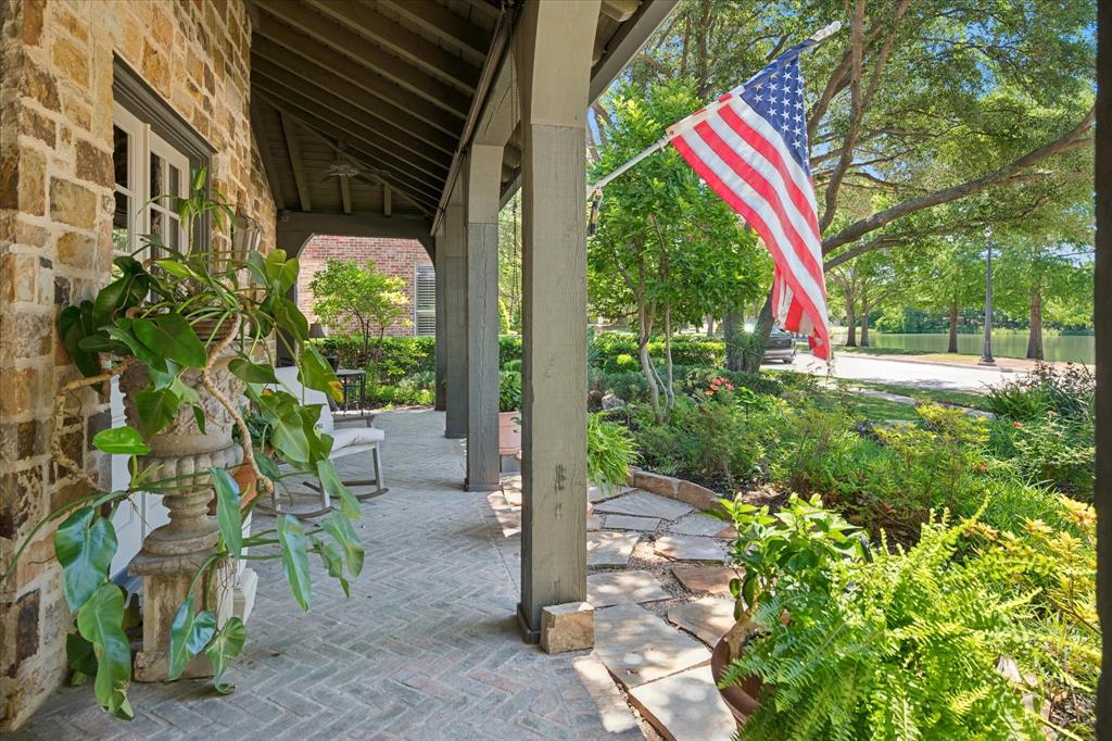 The Lakes On Legacy Drive Ph 2 The - Residential