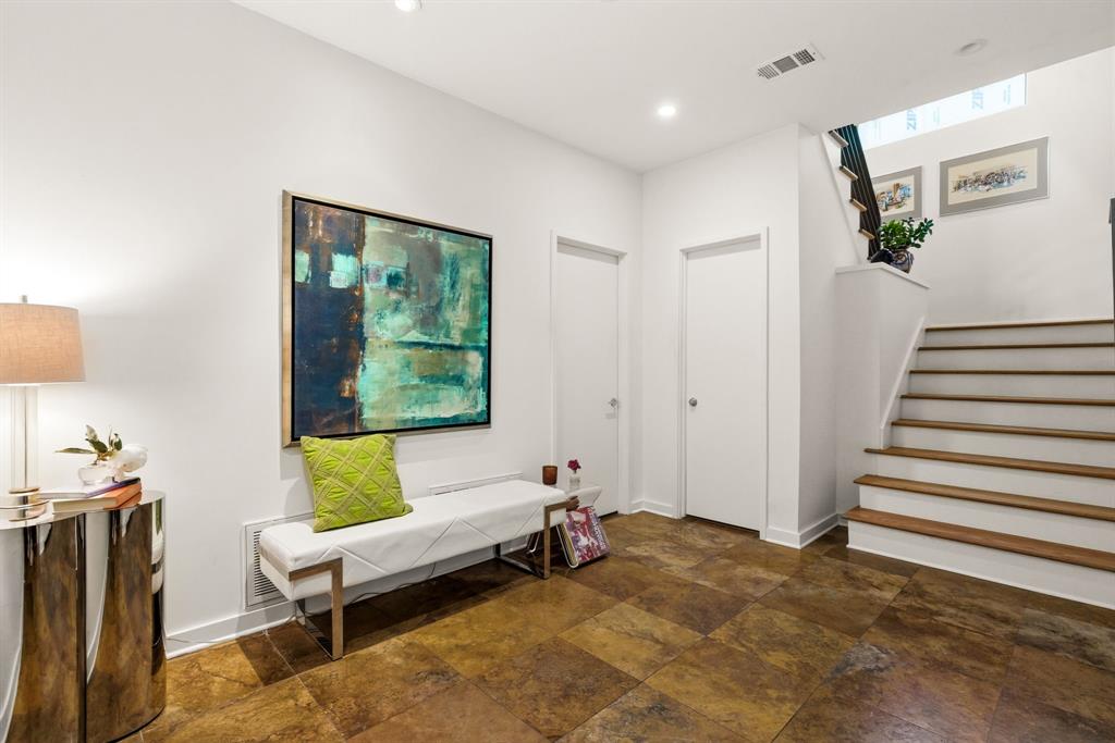 Metro Hawthorne - Residential