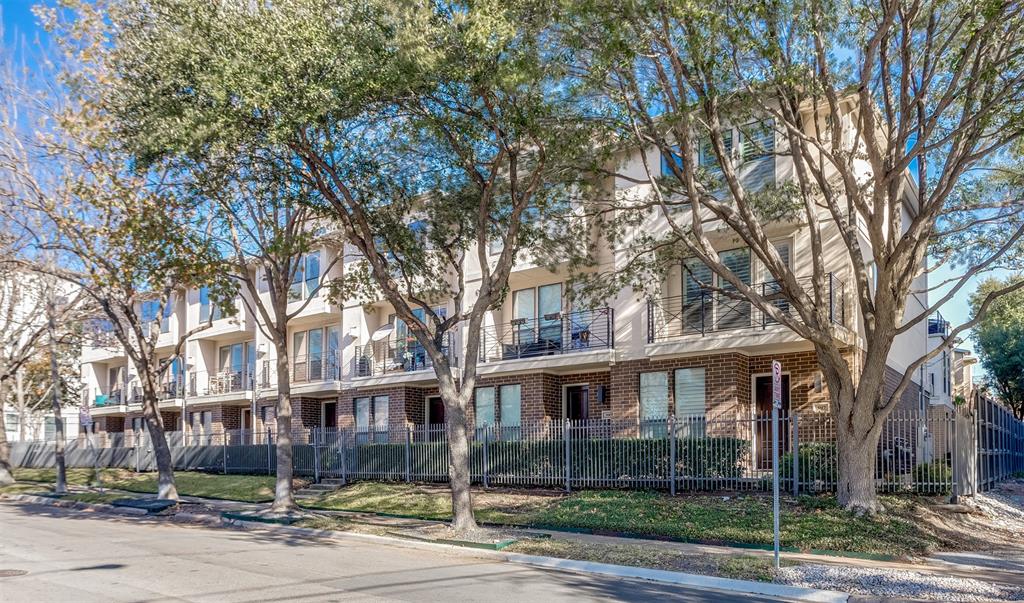 Shelby Court Oaklawn Condos - Residential