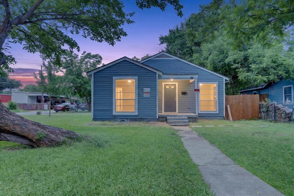 Price Improvement, motivated seller.  Charming 3-bedroom, 2-bath home on an extra-large corner lot with ample space and potential. Previously leased for $ 1,500 per month, this property offers a great opportunity for homeowners and investors alike. After being tenant-occupied for the past two years, the owner has recently added fresh TLC, including refinished hardwood floors and new interior paint to give the home a refreshed feel.

Inside, you’ll find a spacious living area with beautiful hardwood floors, an open kitchen featuring easy-to-maintain tile flooring, custom backsplash, and a 5-burner gas stove perfect for everyday cooking. The primary suite includes a private en suite bath, while two additional generously sized bedrooms share an updated full bathroom with custom tile work.

Major updates include a new roof installed in 2018 and a central AC replaced in 2017. 

Conveniently located near US175, I635, and Loop 12 with quick access to shopping, dining, and entertainment.

Buyer to verify all information.  Home does not have power, so please consider that when scheduling a showing.