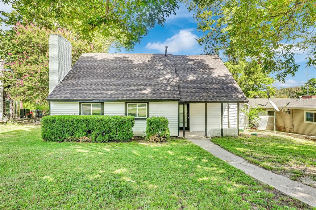 Lakefront Living Just an Hour from DFW! Direct lake access from the backyard! Extensive repairs and updates including electrical and HVAC 
have been completed by the seller. This home is now move-in ready and available for immediate occupancy. New roof (2025) and new HVAC (2024).
This stunning 4-bedroom, 4-bath home offers the perfect blend of relaxation and adventure. Featuring two primary suites and all bathrooms beautifully updated with modern, stylish finishes, this home is designed for comfort and convenience.
Enjoy cozy evenings by the fireplace or step outside to embrace lake life with direct backyard access to the dock. Wake up to serene lake views every morning, and make the most of endless opportunities for boating, fishing, and waterside entertaining.
A rare opportunity to own a move-in ready lakefront retreat so close to the metroplex—perfect as a primary residence, vacation getaway, or income-producing property.